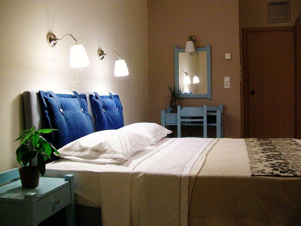 Zorbas Hotel Santorini Pyrgos Kallistis Exterior foto