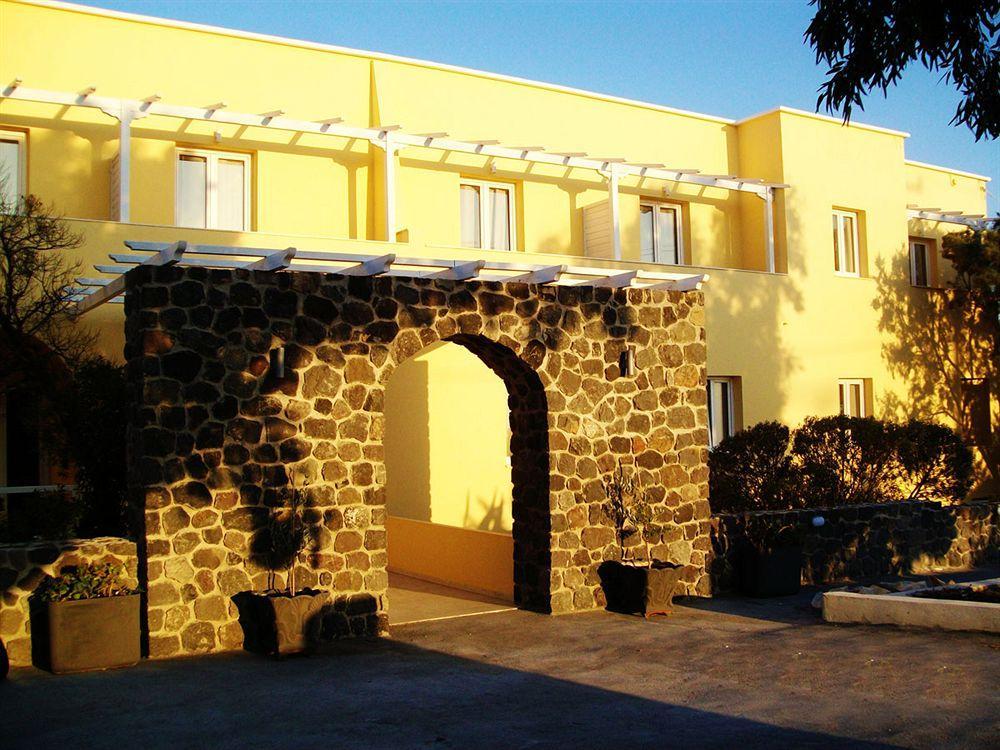 Zorbas Hotel Santorini Pyrgos Kallistis Exterior foto